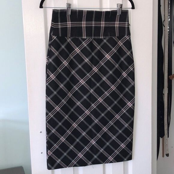 NWOT Black Gray/Pink Plaid High Waisted Skirt - Picture 1 of 7